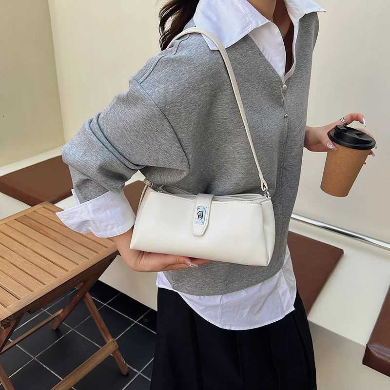 XMT7563 High-End Armpit Bag 2025 Autumn and Winter New Trendyy Fi Shoder Bag Baguette Bag Simple Elegant Crossbody Bag Y251121