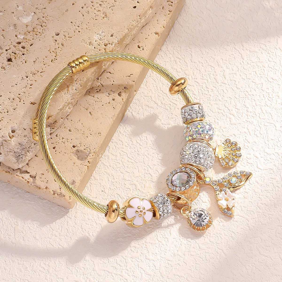 1PC Fashion Womens Stainless Steel Multi Element Accessory Pan Family Bracelet Suitable for Daily Wear Party and Festival GiftW251121