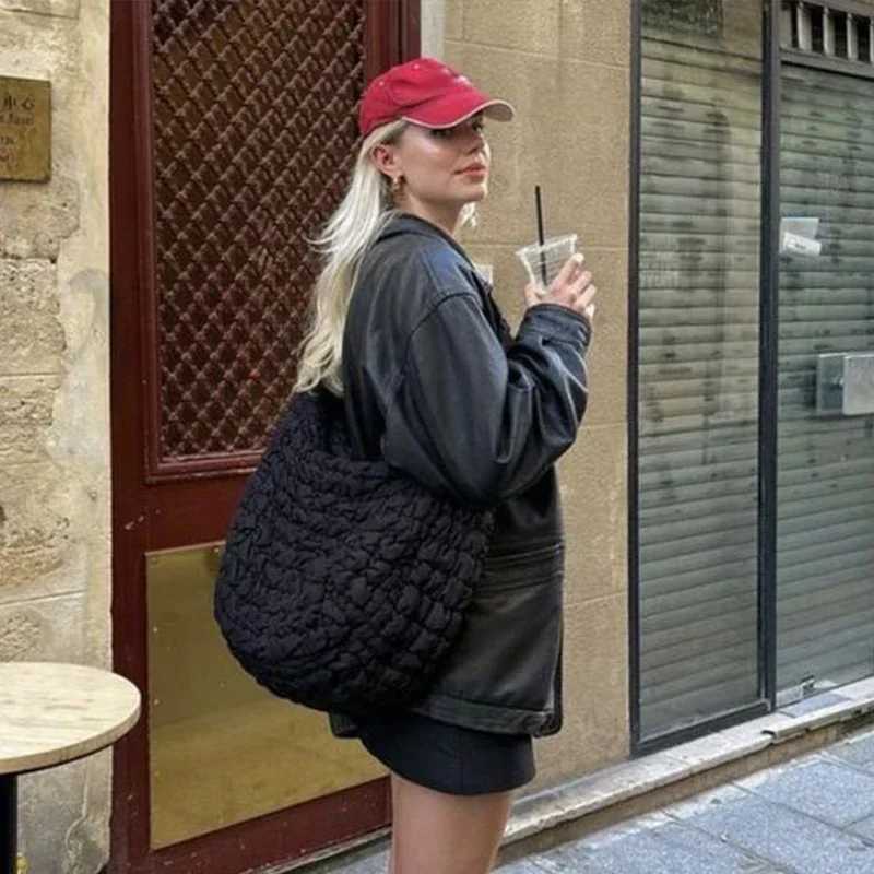 New Cloud Bag Folded Soft Pleated Bubbles Shoder Bags Dumpling Bag Large Capacity Tote Bag Cott Underarm Handbag Wan Y251121