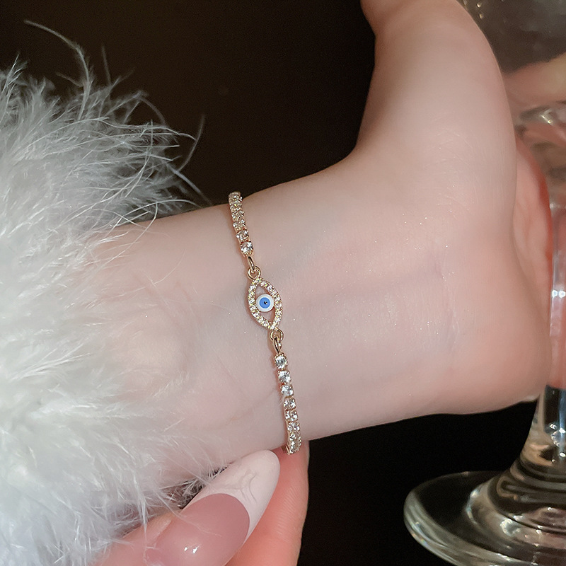 Zircon Super Flash Oval Eye Light Luxury High-end Temperament Bracelet Niche Versatile Design Sense of Hand Jewelry Wholesale - view 3