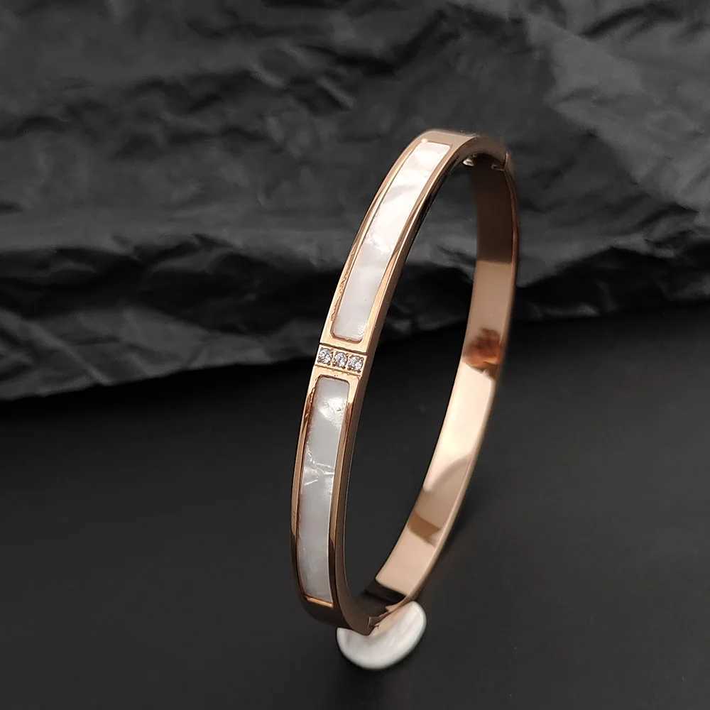 Fashion Bracelet Women Gold Plated Shell Stainless Steel Couple Bracelet Zircon Girls Gift Hot SellingW251121
