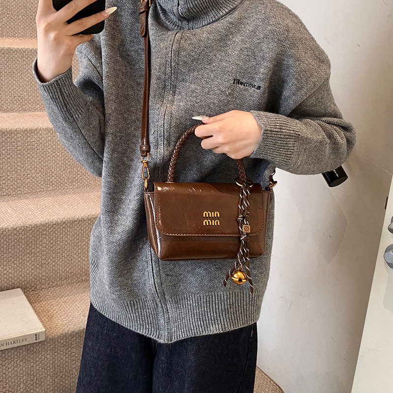 Free Shipping Designer Shoulder Bags Spring New Fashionable Vintage Black Casual Flap Pocket For Woman New Free Delivery Designer Bag