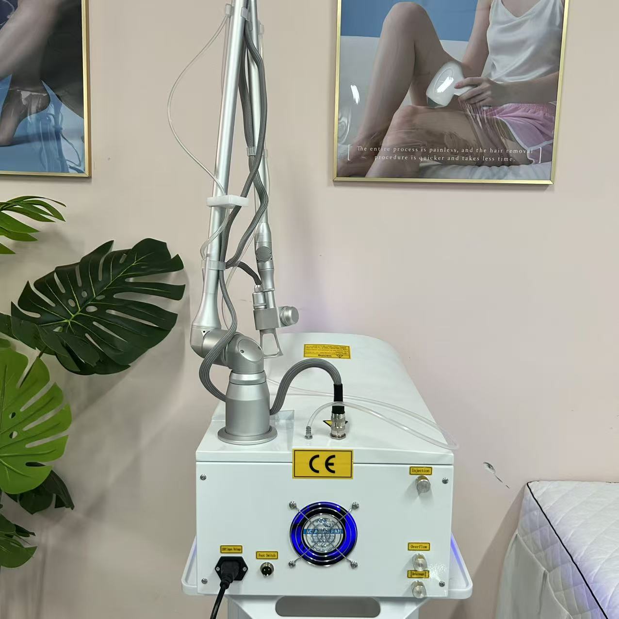 Professional CO2 Fractional Laser Machine For Acne Scar Pigmentation Wrinkle Removal and Vaginal Tightening Beauty Spa Clinic Equipment