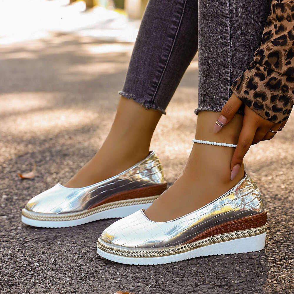 2025 Autumn New European and American Style Slip-On Casual Pointed Toe Wedge Thick Sole Shiny Export Large Size Women's Shoes