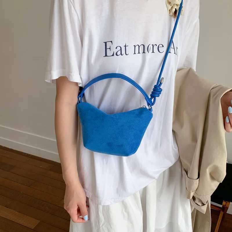 Solid Color Ladies Faux Suede Handle Handbags Lightweight Fem Crossbody Bag Small Hobos Portable Shoder Bag for Wen Y251121