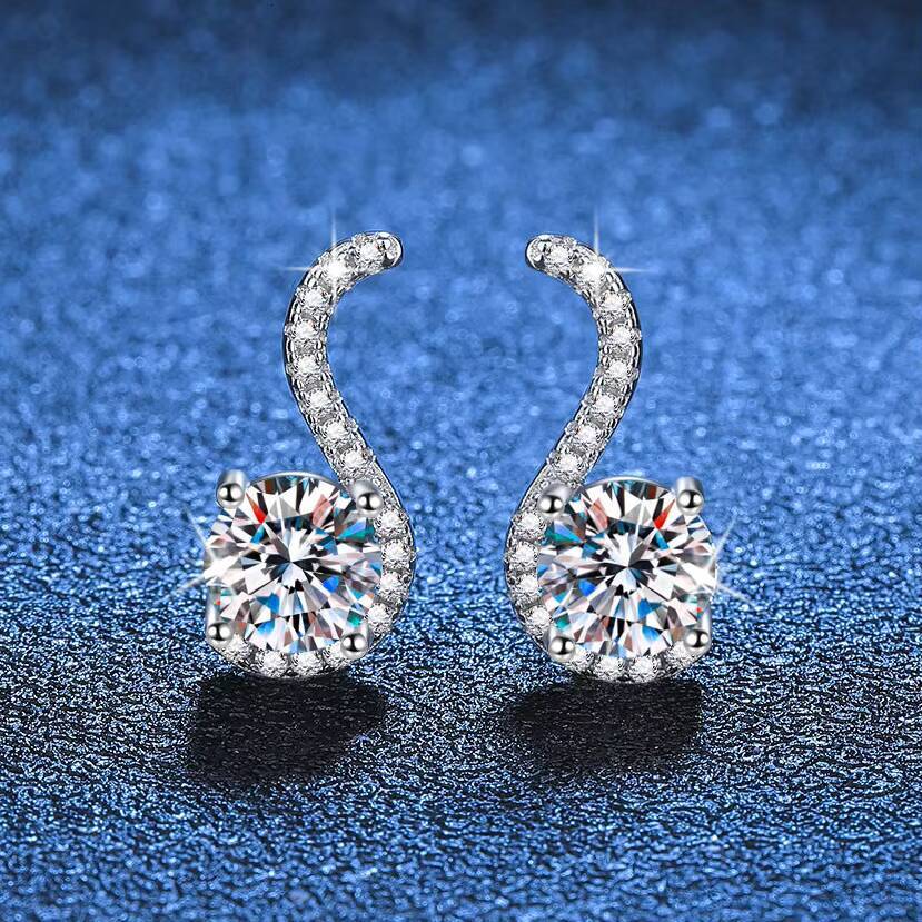 Personalized S925 Sterling Silver Musical Note S-shaped VVS D Color 1CT Round Moissanite Stud Earrings for Women Gift