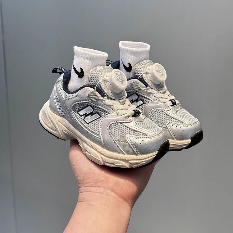 Free shipping for kids designer shoes running shoes beige sliver New Fashion Sport Shoes with Rotating Buckle outdoor sneakers sport shoes