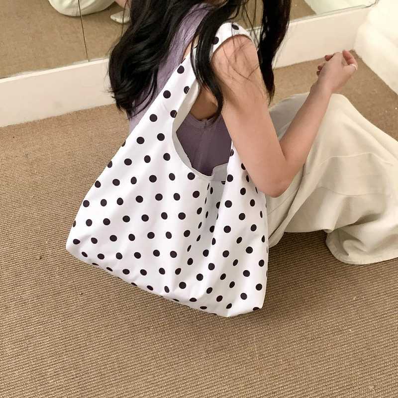 Newly Released Large Capacity Tote Bag for Commuting This Is A Polka Dot Shoulder Bag in A Fashionable Japanese Top Handle BagT251121