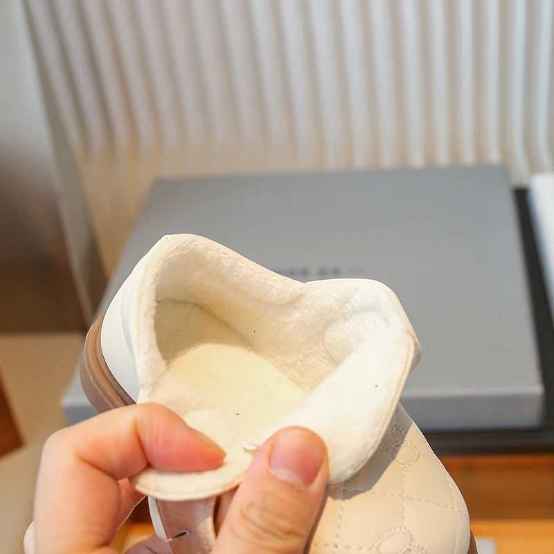 1-8 Years Old Childrens Cotton Shoes Autumn and Winter Khaki Bow Boys Girls Leather Shoes Beige Fashion with Kids Baby BootsW251121