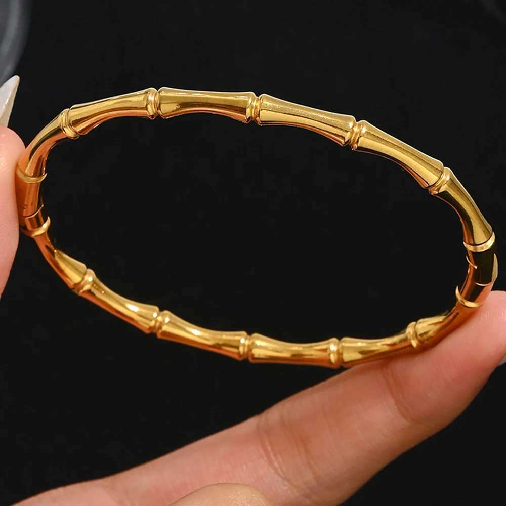 18K stainless steel gold bracelet womens fashion simple new hot selling bracelet stainless steel jewelryW251121
