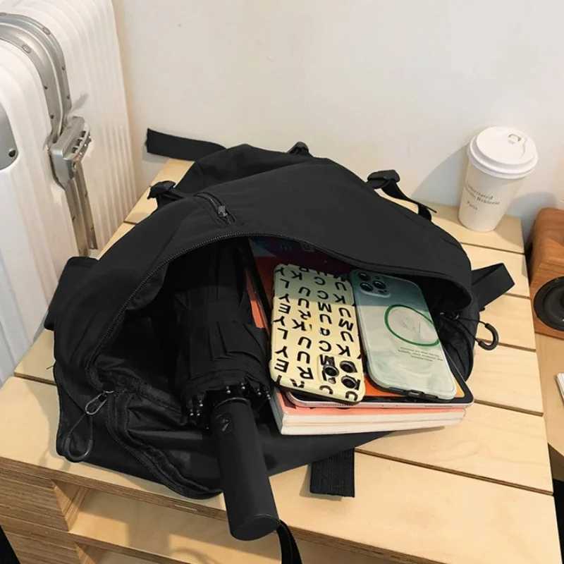 Fashion 2025 New Ch Bag Mens Crossbody Bag Mti Functial Casual e Shoder Backpack Large Capacity Messenger Bags Y251121