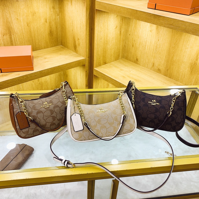 2025 hot selling free shipping fashionable retro chain flower underarm bag new versatile brown white women outdoor zipper bag