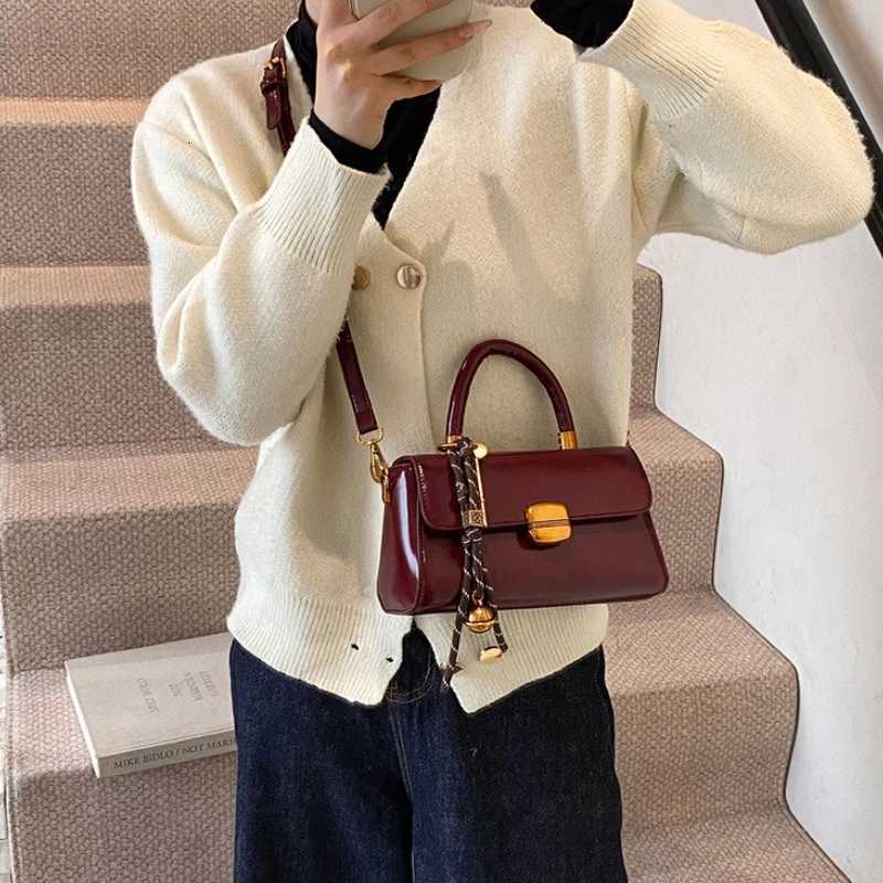 Solid Color Casual Cmuter Handbag 2025 New Niche Design Small Square Daily Bags Minimalist Shoder Bag for Wen Y251121