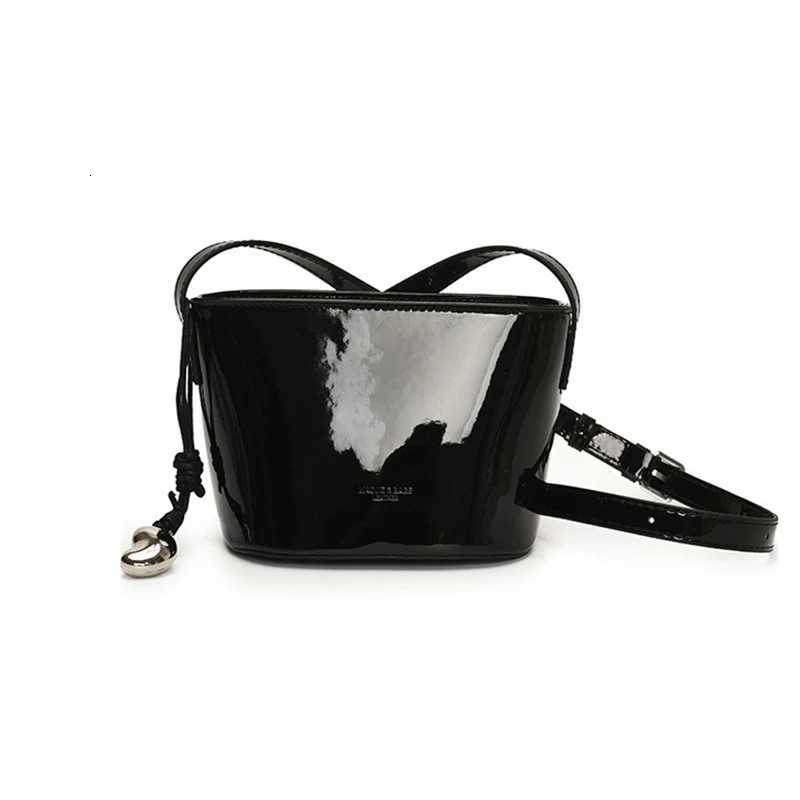 Fi Patent Leather Bag Wens Letter Mini Bucket Bags 2025 New Versatile Crossbody Pouch Summer Cmuter Shoder Bag Y251121