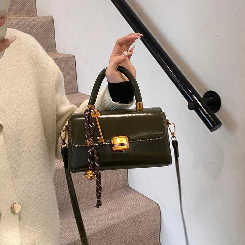 Solid Color Casual Cmuter Handbag 2025 New Niche Design Small Square Daily Bags Minimalist Shoder Bag for Wen Y251121