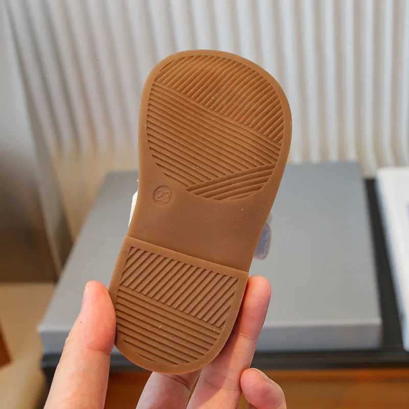 1-8 Years Old Childrens Cotton Shoes Autumn and Winter Khaki Bow Boys Girls Leather Shoes Beige Fashion with Kids Baby BootsW251121