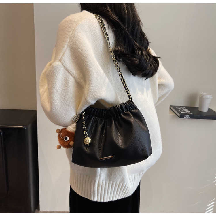 Trend Small Bags for Women 2025 New Fashion Texture Shoulder Bag Chain Bucket Bag Crossbody Bag H251121