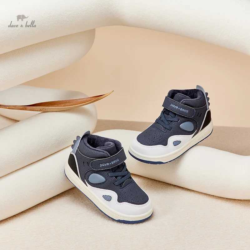 Dave Bella 2023 Winter Childrens Casual Soft Plush Outdoor Comfort Kid Boys Board Shoes C260130
