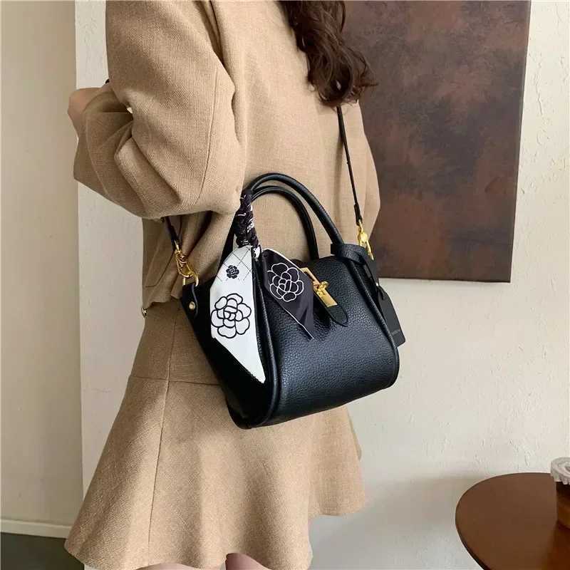 Summer New Trendy Ladies Fancy Crossbody Bag Portable Bucket Bag Wen Handbags Z250226