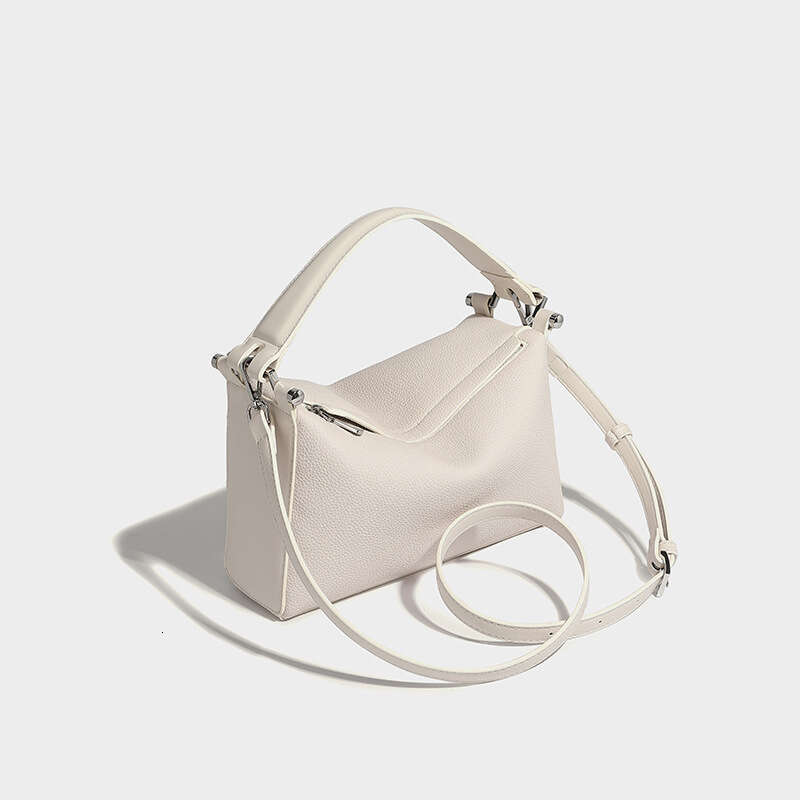 Designer Women's Bags Designer Niche Light Luxury Pillow For Women New High End Handheld Small Square Fashion Commuter Single Shoulder Crossbody 