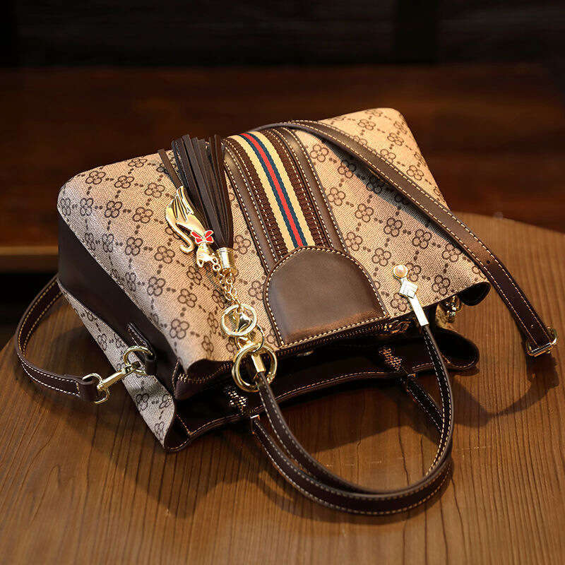 2025 New Fashionable And Versatile Genuine Leather Single Shoulder Crossbody Bag, Women's Printed Light Luxury Handbag, Trendy Brand