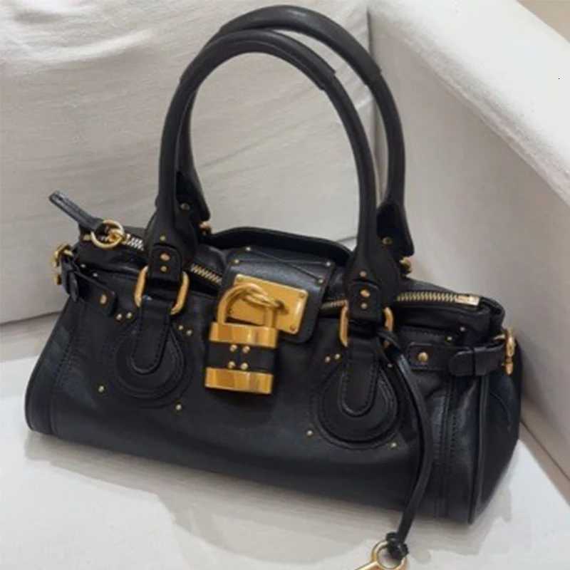 New autumn/Winter 2025 commuter handbags womens single bags handbags and gold-lock womens shoulder bags K251121