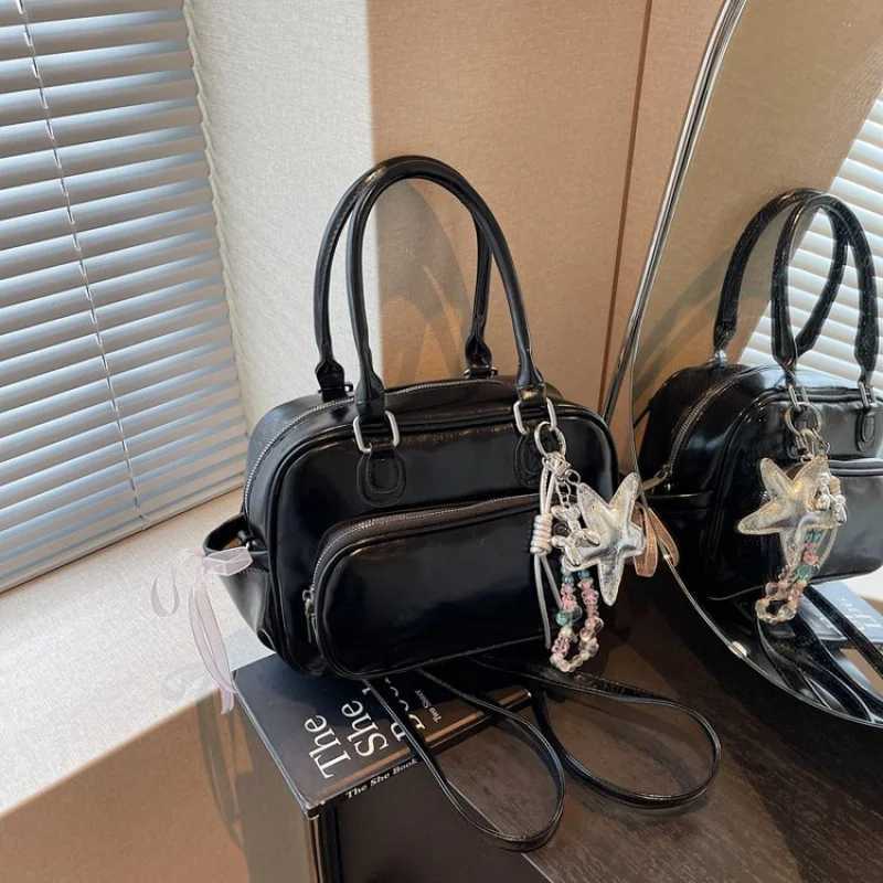 Luxury Leather Classic Handbag For Women With Large Capacity Vintage Design And Business Commuter StyleT251122