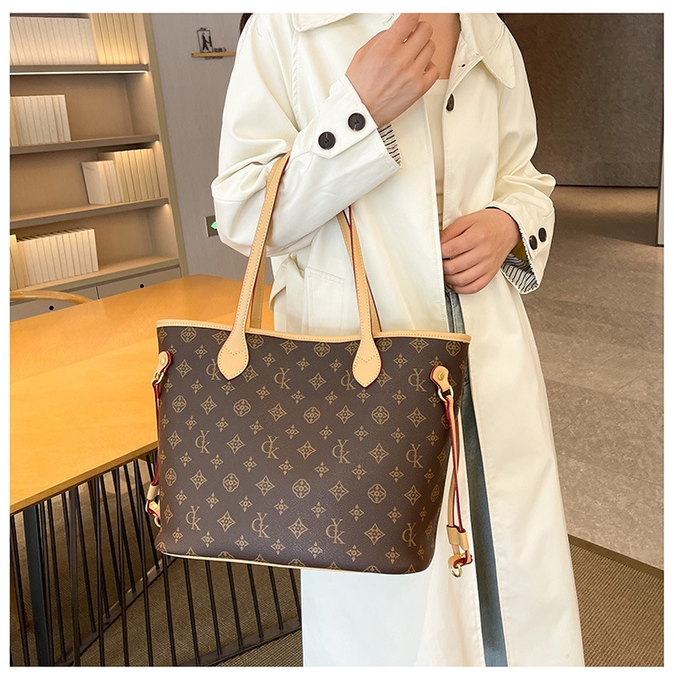 Designer shoulder bag free shipping Tote Bag Women 2025 New Style fashionable geometric pattern large-capacity trendy commuter single-shoulder bag bro