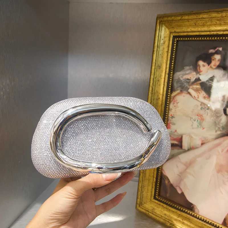 Luxury Full Diamond Evening Bag for Women Sparking Shiny Rhinestone Clutch Bag Elegant Party Banquet Wedding Party Chain Handbag K251121