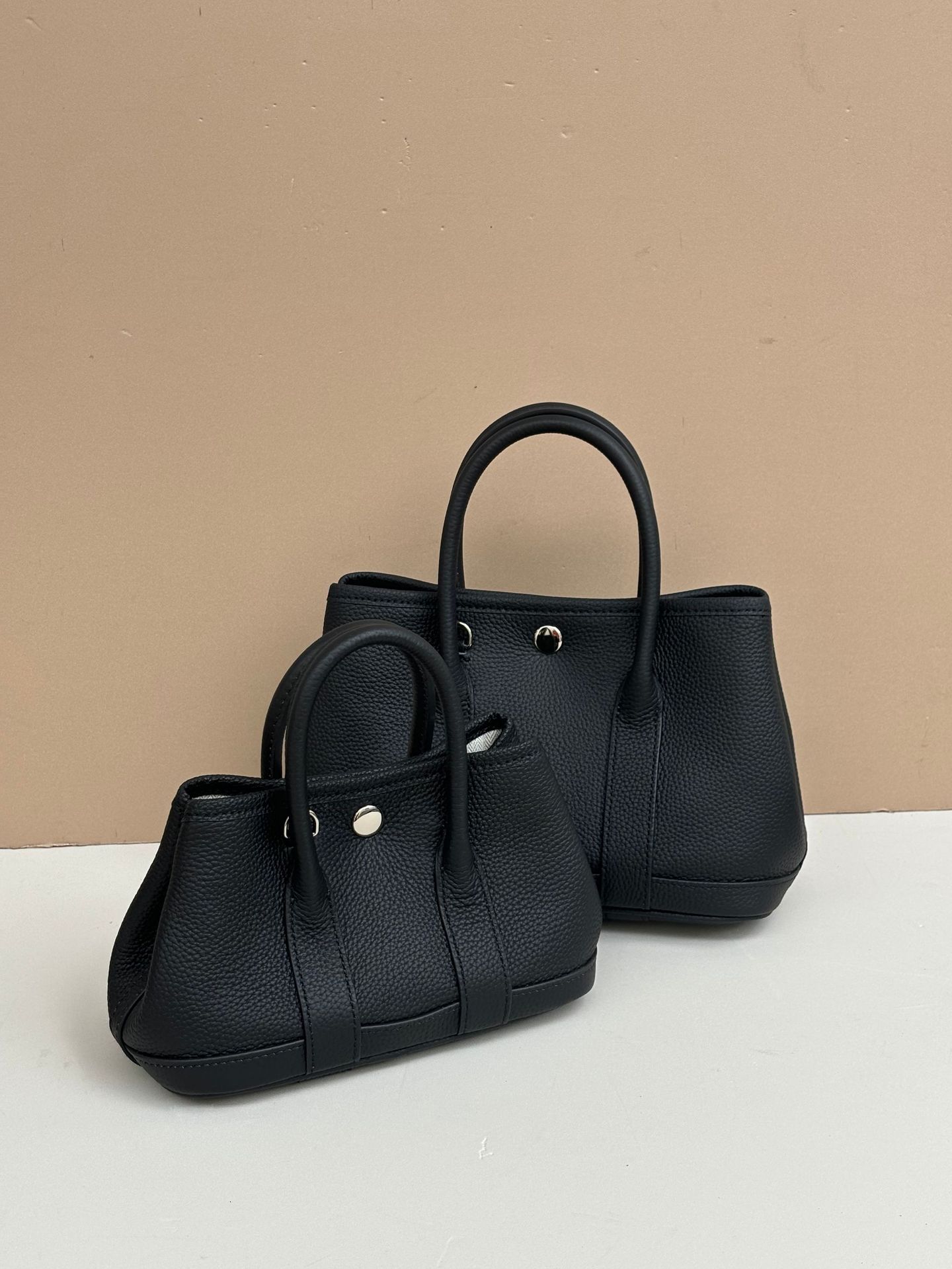 Crossbody Mini Garden Bag 2025 New Fashionable And Versatile Leather Tote Bag For Spring And Summer High End And Niche Leather Shoulder Bag