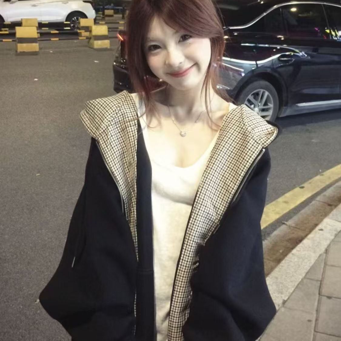 American designer retro plaid hooded sweatshirt jacket, women's new hot item, early autumn Korean style outfit, huge and beautiful top