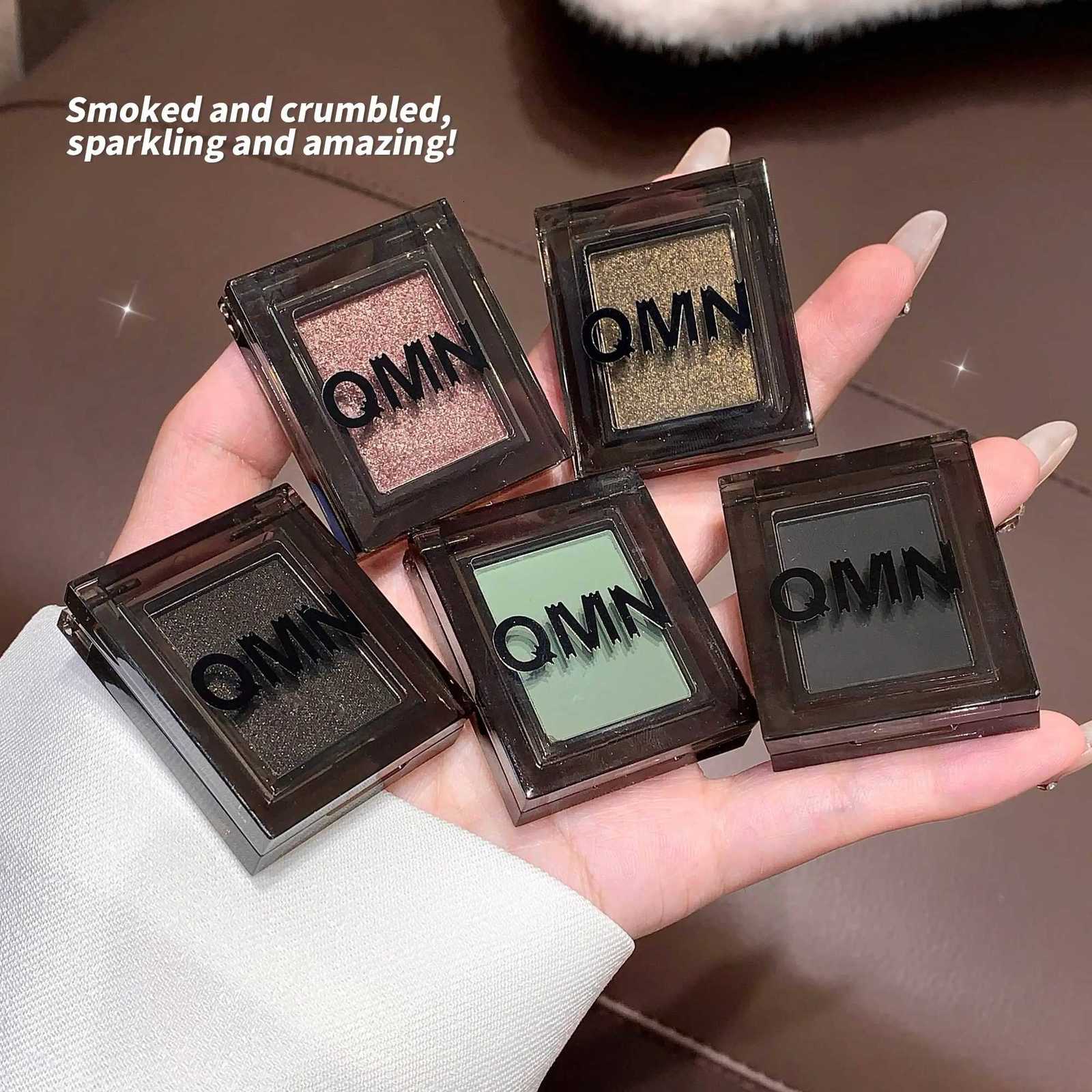 QMN Starry Night Single Color Highlighting Eyeshadow Powder Highlighting Pearlescent Color Developing Silky LastingT251122
