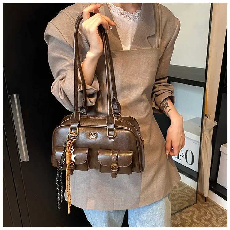 Fall Winter Large Capacity Retro Multi-Pocket Womens Shoulder Bag Stylish Bowling Bag Underarm Bag Soft Polyester LiningT251122