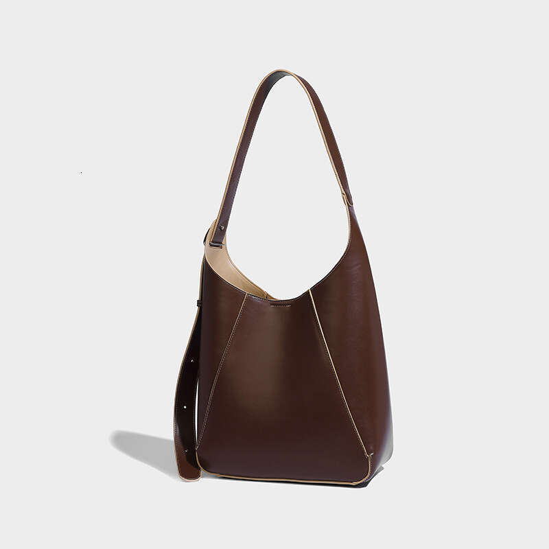 Designer Women's Bags Designer Highlighting 2023 New Large Capacity Commuting Tote Leisure Fashion Trend One Shoulder Versatile Handheld Crossbod