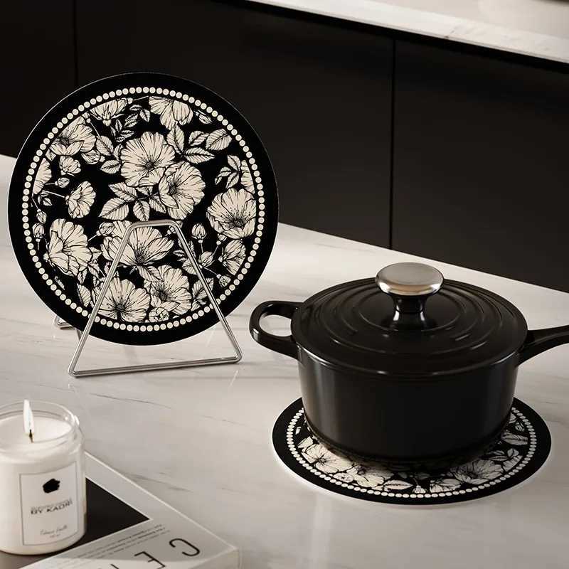 Round Leather Placemat for CoasterBlack and WhiteFloral Table for GlassesTea and Coffee DishesLight and Luxury C251122
