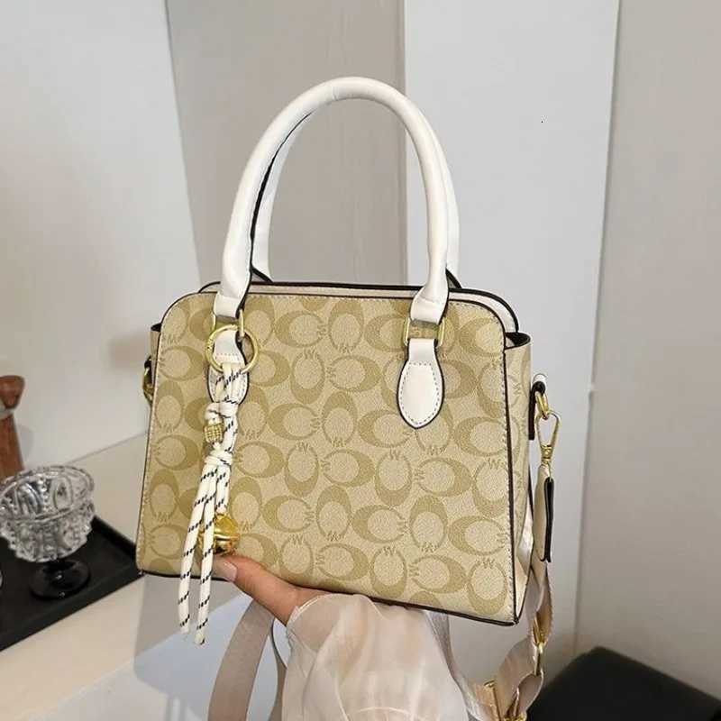Lao Hua Hand-held Crossbody Bag 2025 New Style Elegant and Fashionable Tote Bag Retro and Versatile Single-shoulder Bag K251121