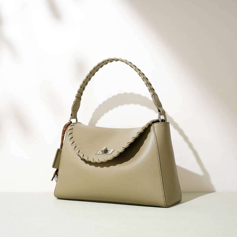 2025 New French Women's Niche Design High End Functional Female Shoulder Crescent Messenger Hobo Bag