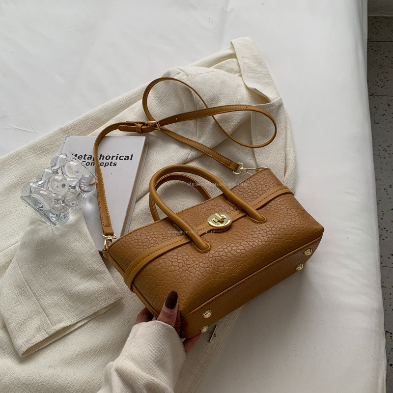 2025 New Designer Women's Shoulder Crossbody Bag Light Luxury Multifunctional Women's Handbag Small Fragrance Style Celebrity Bag