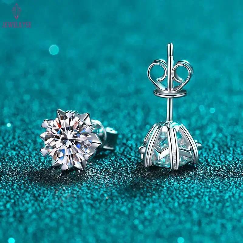 DHCollections Moissanite Stud Earrings 925 Sterling Silver Snowflake Design Passed Diamond Test 0.5-2 Ct Perfect Cut for Women Men Hypoallergenic Jewe