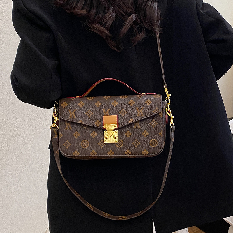 Designer Bags 2025 New Style Women's Bag Contrasting Color Retro Print Small square Bag Elegant Ladies single-shoulder crossbody bag Free shippin