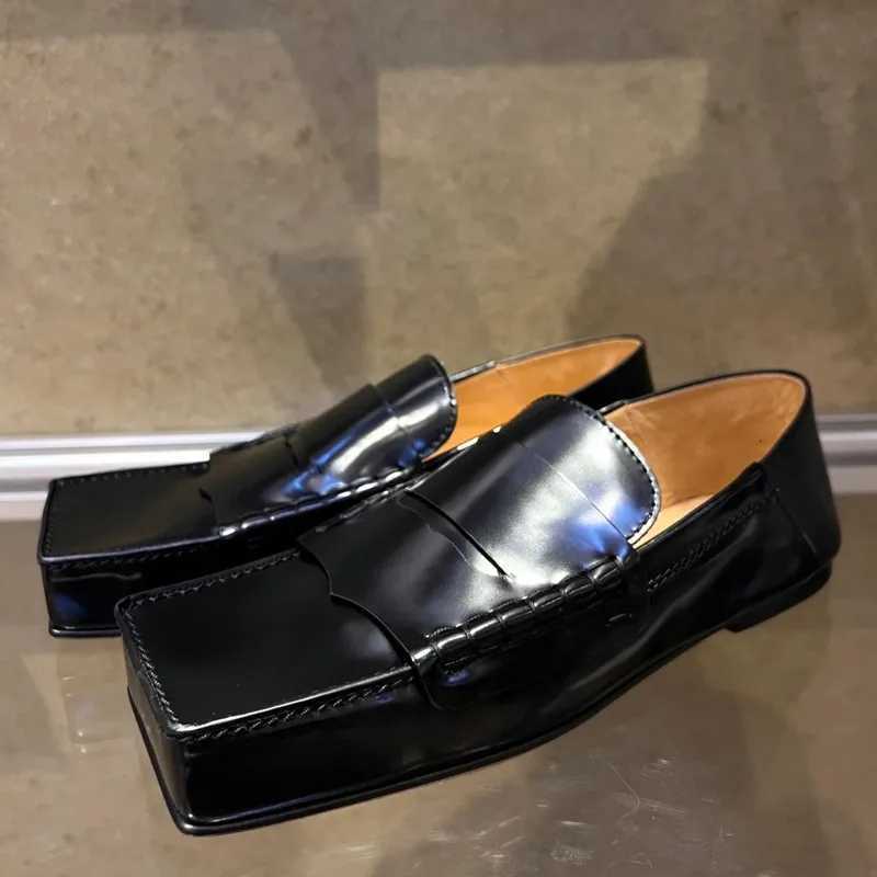 Fashion Black Patent Leather Square Toe Loafers Women Retro Casual Flat Slip on Shoes High Quality Comfortable Womens Shoes X251122