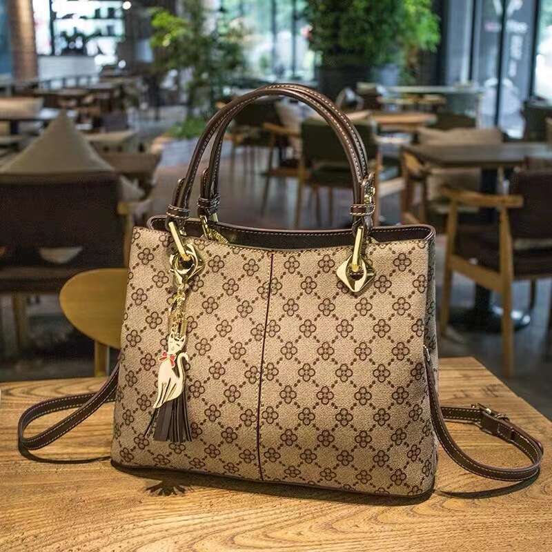2025 New Fashionable And Versatile Genuine Leather Single Shoulder Crossbody Bag, Women's Printed Light Luxury Handbag, Trendy Brand