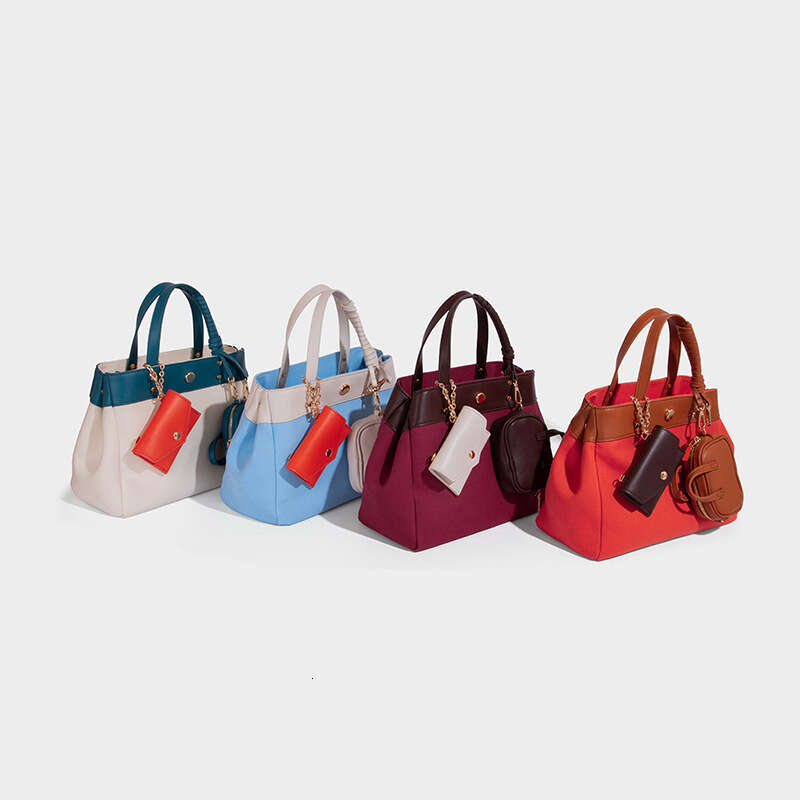 Designer Women's Bags Designer Large Capacity Casual For Women, New Fashionable Crossbody Bag, Autumn And Winter Simple Hand-Held Work Commuting 