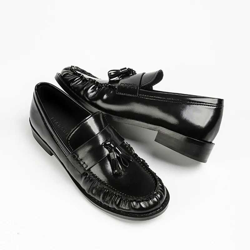 Black Patent Leather Chunky Heel Loafers Fashion Pleated Fringe Sewing Designer Shoes Comfortable Soft Leather Zapatos De Mujer X251122