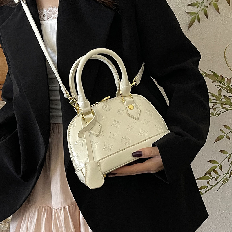 Designer Bags, foreign Trade Shell Bag 2025 New style, light luxury, high-end and stylish design, single-shoulder crossbody bag for women Free shippin