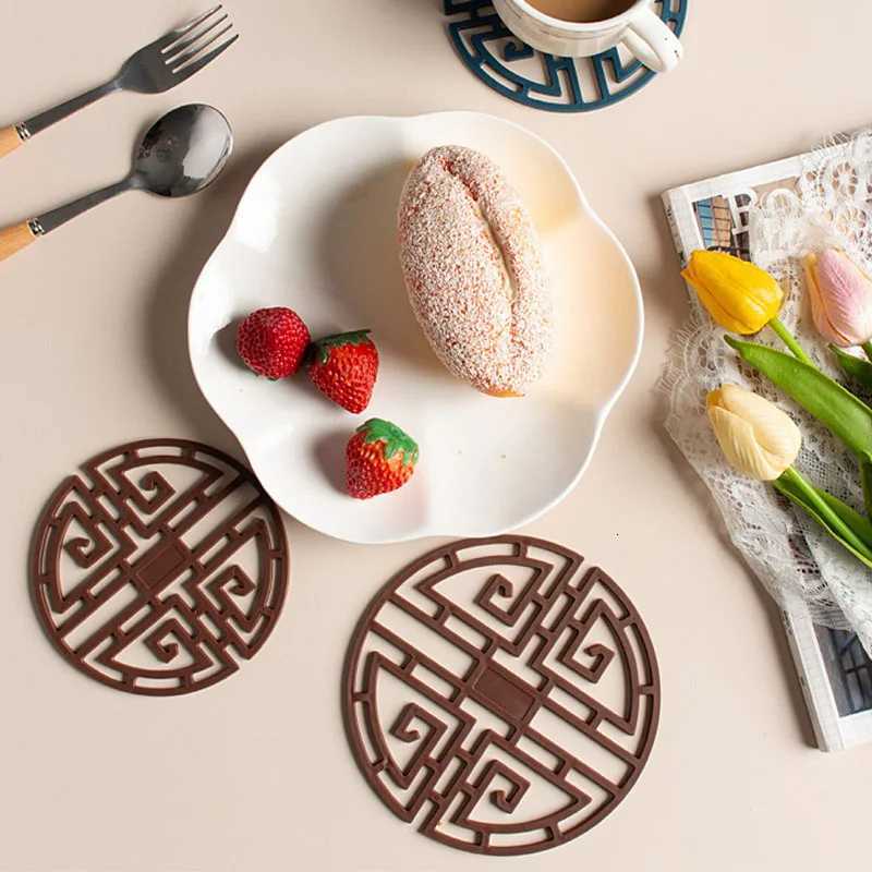 1PC Chinese Style Soft Rubber Hollow Coasters Heat Insulation Waterproof Mats Coaster Dish Mat Kitchen Tableware Cups Table Mat C251122