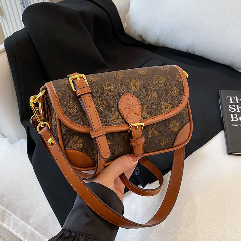 Designer Bags 2025 New Women's Bags: Fashionable Baguette bag, High-end single-shoulder crossbody bag, retro and versatile Underarm bag, free shi