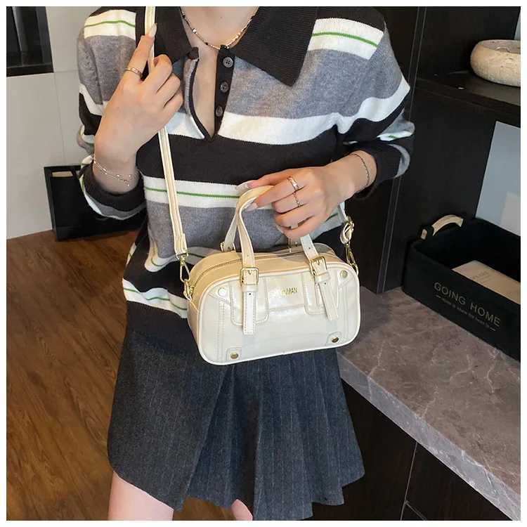 2025 New Autumn/Winter Retro Small Bag - Crossbody/Handheld Purse Trendy Pillow Shape Womens Fashion EssentialT251122