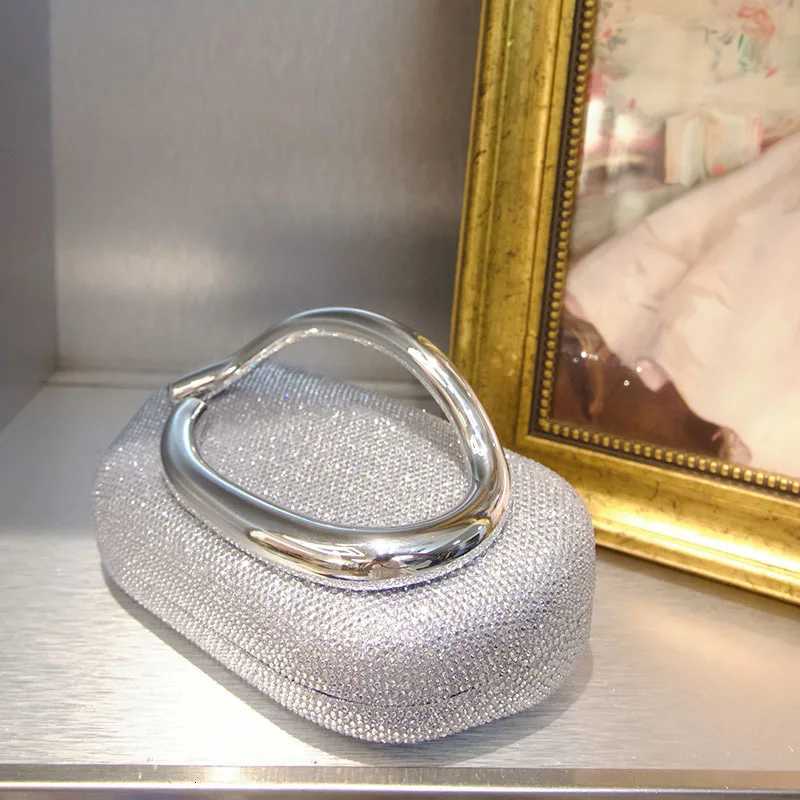 Luxury Full Diamond Evening Bag for Women Sparking Shiny Rhinestone Clutch Bag Elegant Party Banquet Wedding Party Chain Handbag K251121