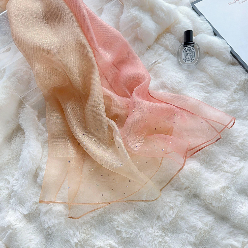 Chic Silk Blend Scarves: Versatile Shade-Changing Accessory for Ladies